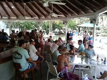 Plantation Beach Villas Black Rock 3*,