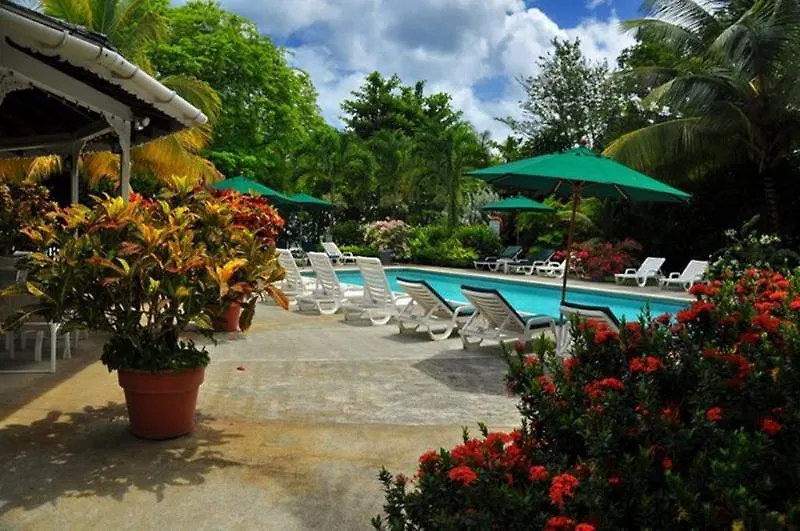 Plantation Beach Villas Black Rock 3*,